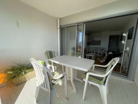 Appartement 2 pièces avec loggia, parking et vue mer : photo 9