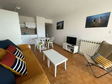 Appartement 2 pièces avec loggia, parking et vue mer : photo 10