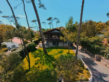 Villa contemporaine vue lac, piscine débordement & spa : photo 6
