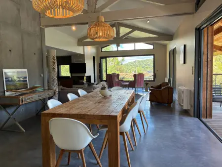 Villa contemporaine vue lac, piscine débordement & spa : photo 9