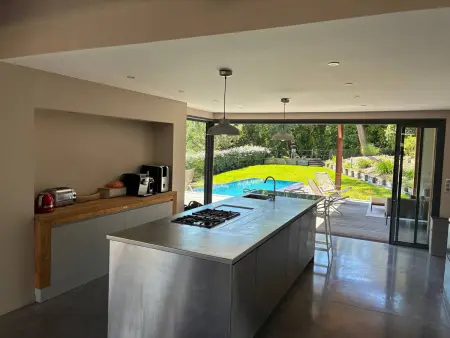 Villa contemporaine vue lac, piscine débordement & spa : photo 13