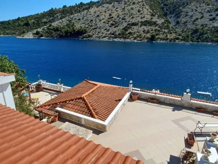 Location appartement à Vinišće, mit Balkon in der zweiten Etage
