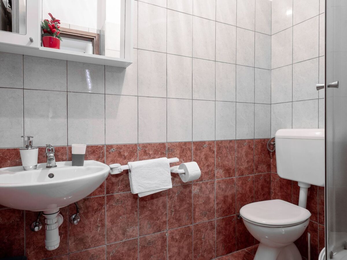 Maison 7 personnes avec piscine privée à Makarska - Photo 27