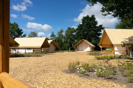 Location maison à Mol, Tente de glamping Luxe 4