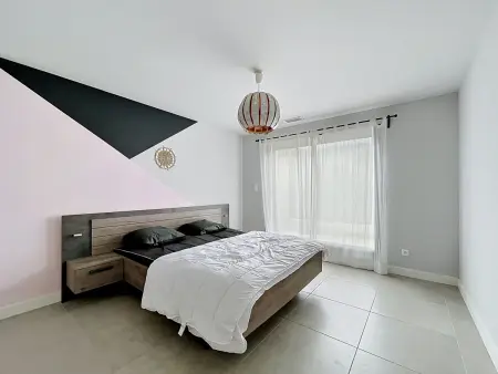Villa contemporaine 200m² piscine vue Albères : photo 14