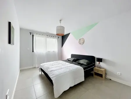 Villa contemporaine 200m² piscine vue Albères : photo 17