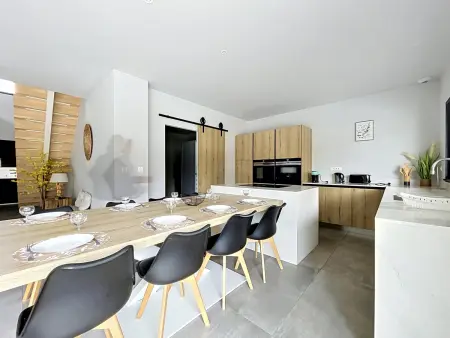 Villa contemporaine 200m² piscine vue Albères : photo 21