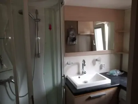 Bungalow charmant à Saint-Honoré-les-Bains 40 m² avec terrasse - Photo 4
