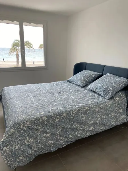 Appartement 56 m² vue mer à Six-Fours-les-Plages, balcon et parking : photo 2
