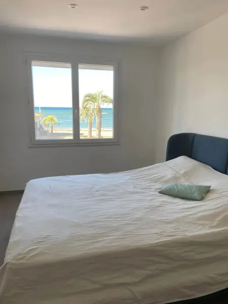 Appartement 56 m² vue mer à Six-Fours-les-Plages, balcon et parking : photo 4