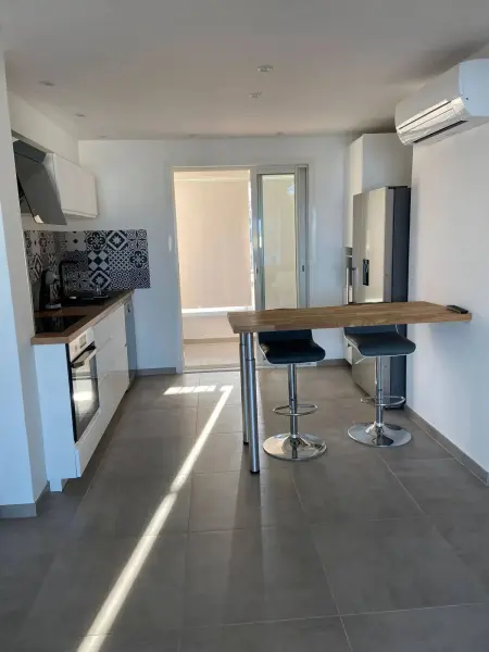 Appartement 56 m² vue mer à Six-Fours-les-Plages, balcon et parking : photo 6