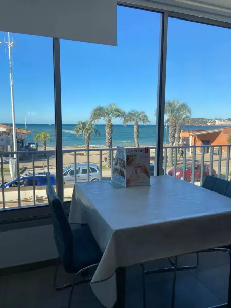 Appartement 56 m² vue mer à Six-Fours-les-Plages, balcon et parking : photo 9