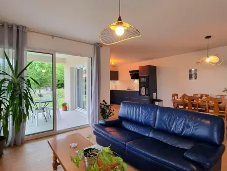 Gîte 4 pers. plain-pied, jardin clos et terrasse à Boisset-lès-Montrond : photo 7