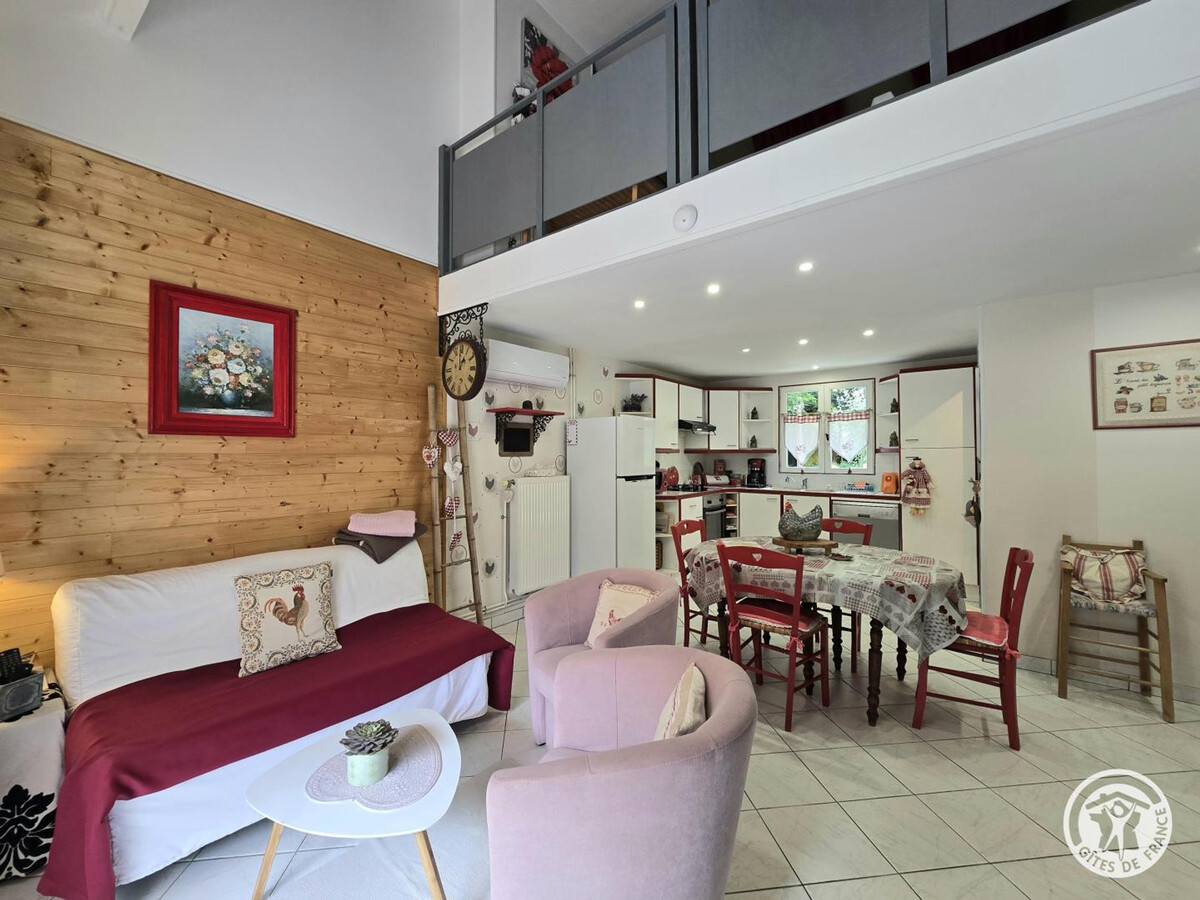Gîte 4 pers. avec piscine et parking à Saint-Avit-de-Vialard - Photo 3