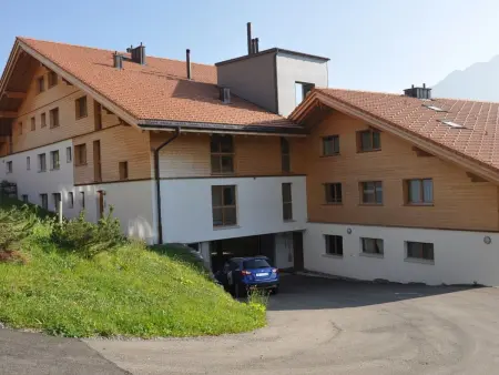 Location appartement à Hasliberg, HasliRent, Engi West, (Hasliberg Reuti). 4.5 Zimmer Wohnung im 2. Stock eines N