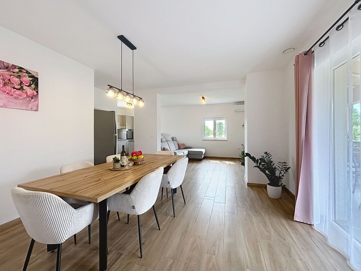 Maison Melani à Žminj : 3 chambres, 3000 m² de terrain - Photo 4