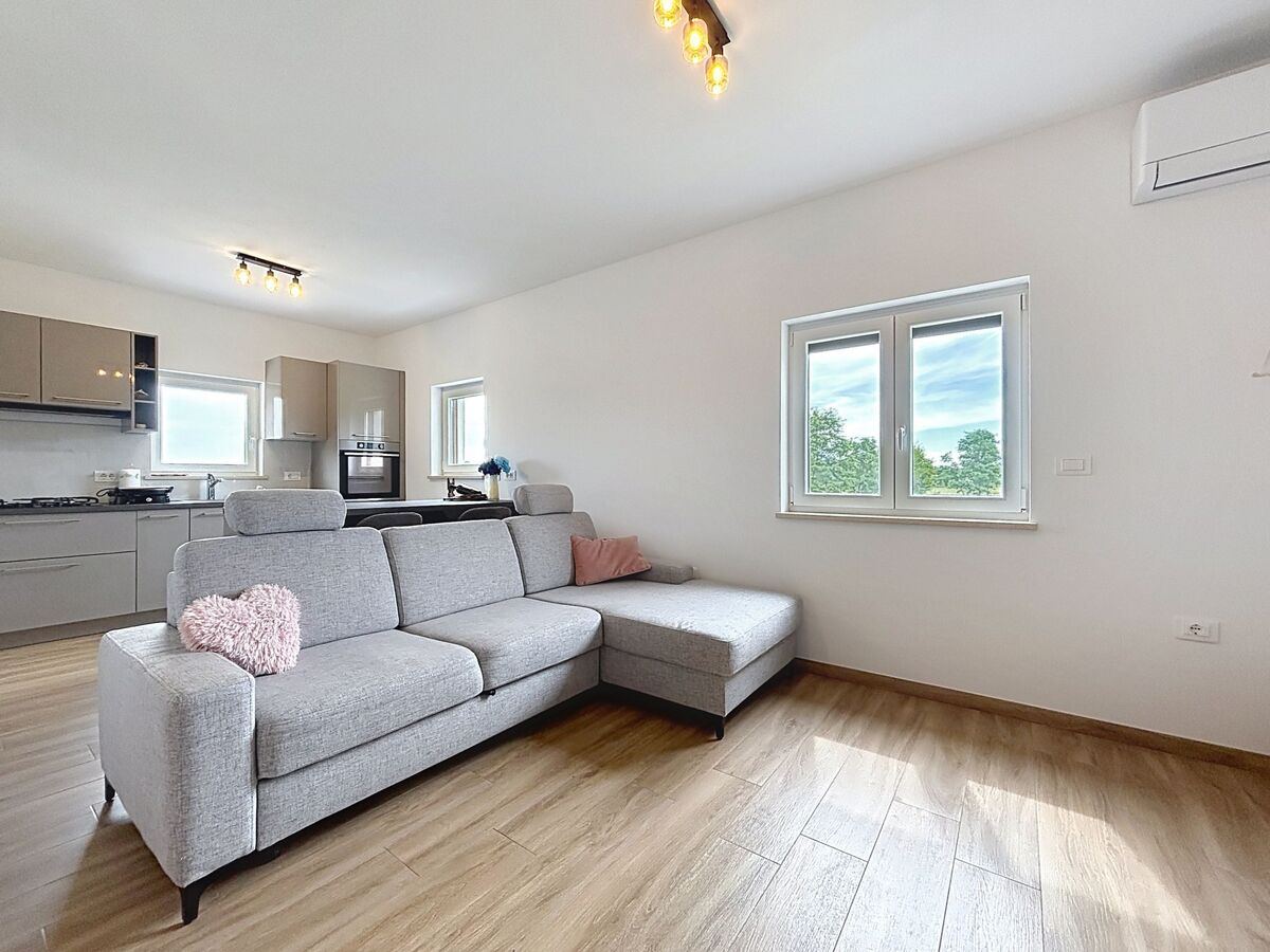 Maison Melani à Žminj : 3 chambres, 3000 m² de terrain - Photo 8