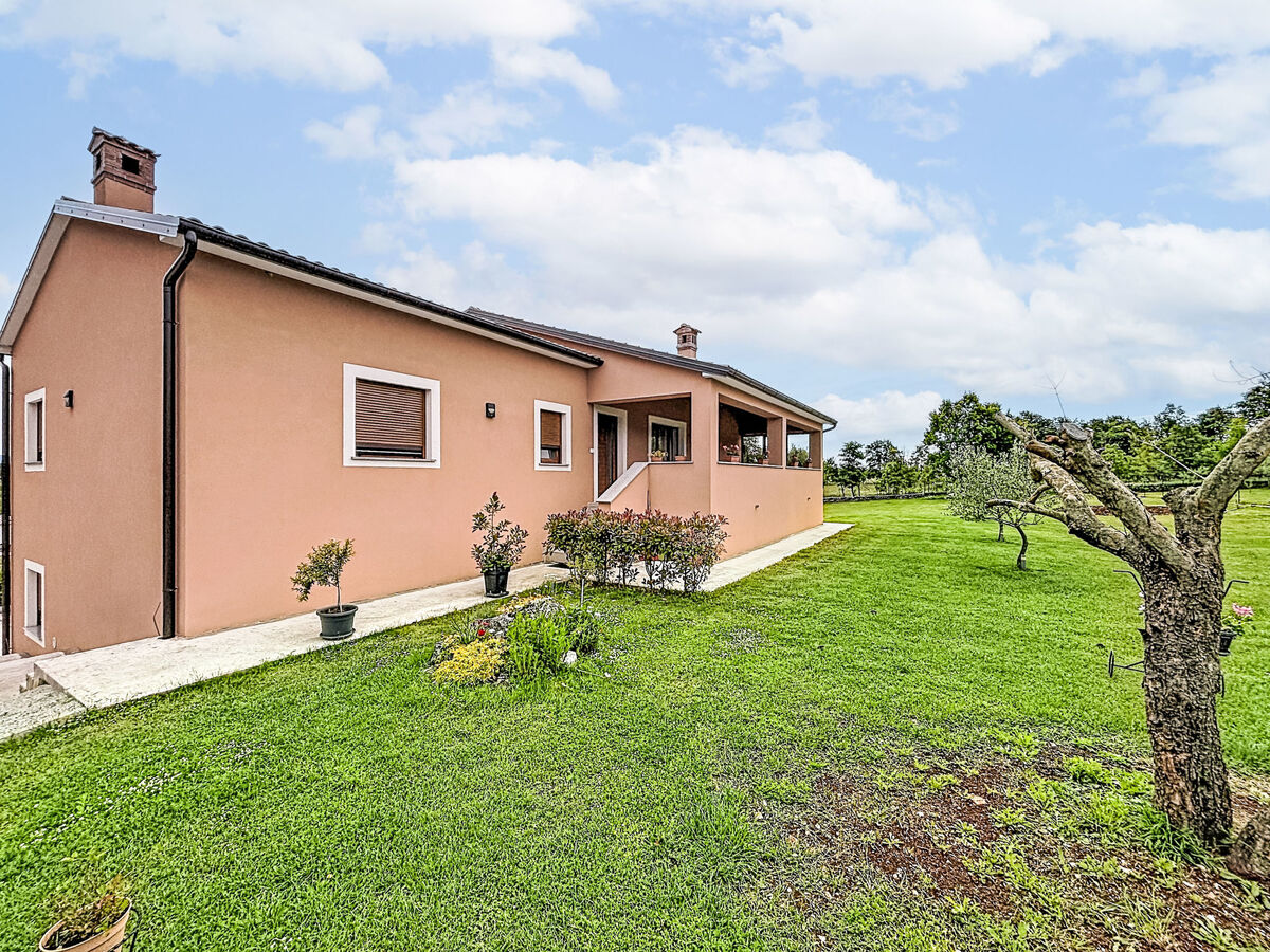 Maison Melani à Žminj : 3 chambres, 3000 m² de terrain - Photo 34