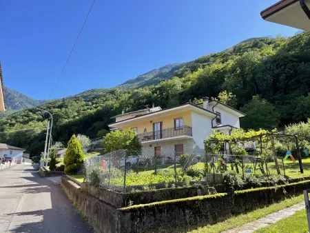 Location appartement à Lago di Mezzola, Family Home
