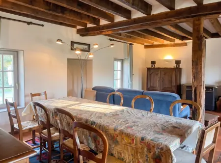 Maison familiale avec grand jardin et cheminée à Coullons : photo 2