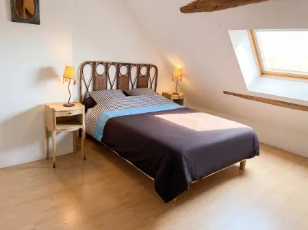 Maison familiale avec grand jardin et cheminée à Coullons : photo 9