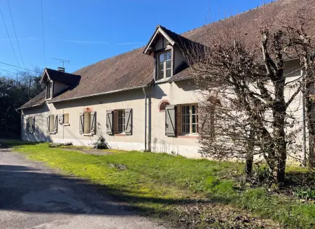 Maison familiale avec grand jardin et cheminée à Coullons : photo 14