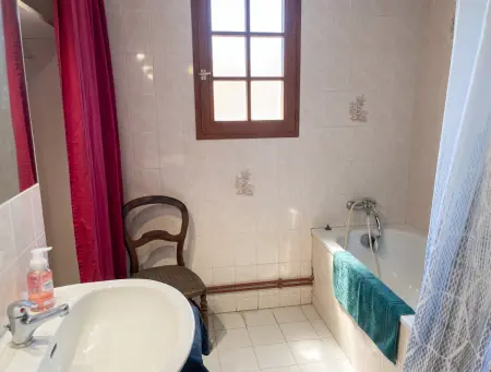 Maison familiale avec grand jardin et cheminée à Coullons : photo 17