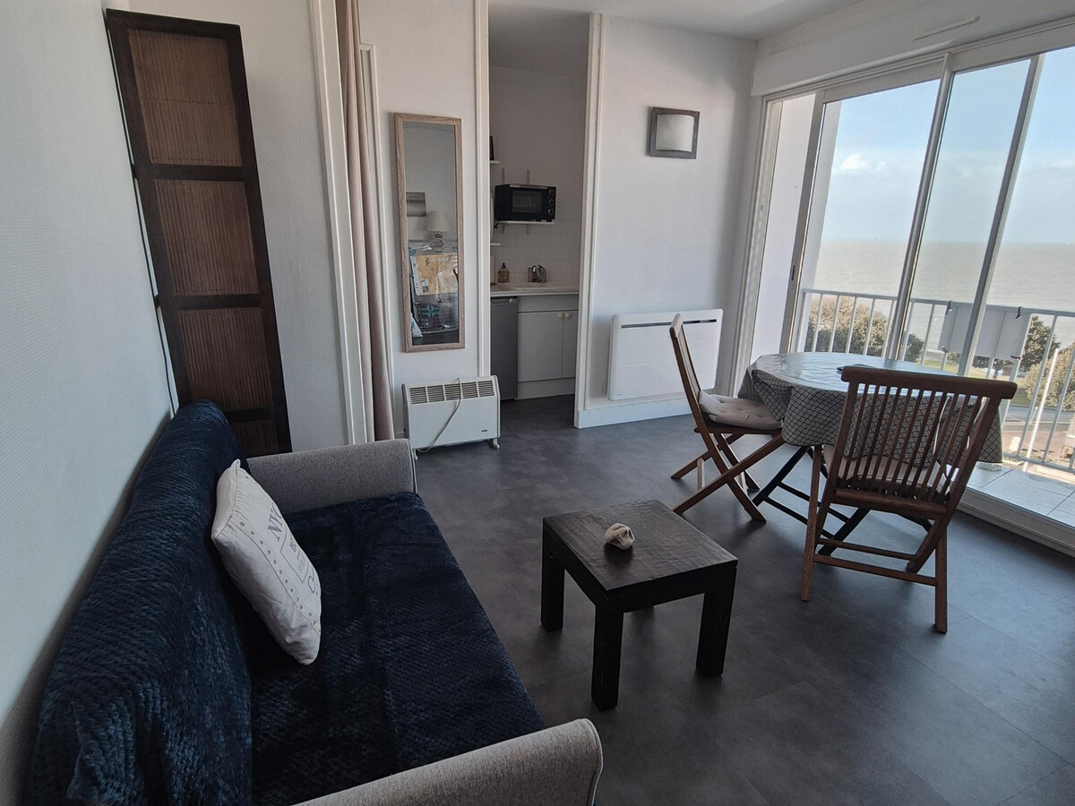 T2 vue mer à Fouras, balcon sud-ouest, 4e étage - Photo 2