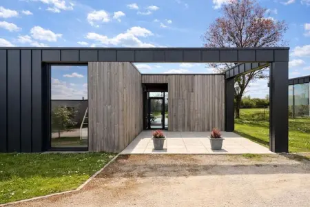 Location maison à Somme Leuze, Design de luxe au cœur de la nature