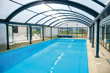 Gîte 2 pièces à Quéven, piscine chauffée couverte : photo 3