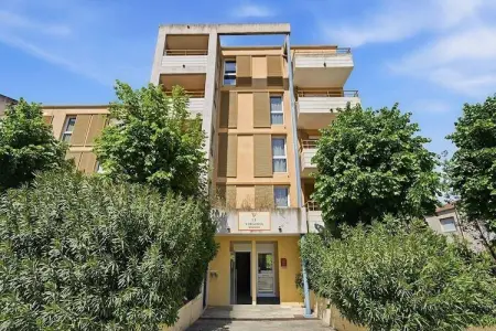 Location appartement à Grasse, Retraite idéale sur la Riviera avec piscine