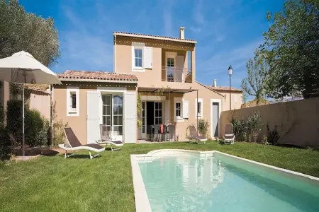 Location villa à Saint Saturnin lès Apt, Villa provençale à la campagne pour 10