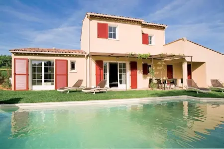 Location villa à Saint Saturnin lès Apt, Magnifique villa pour 8 personnes avec piscine