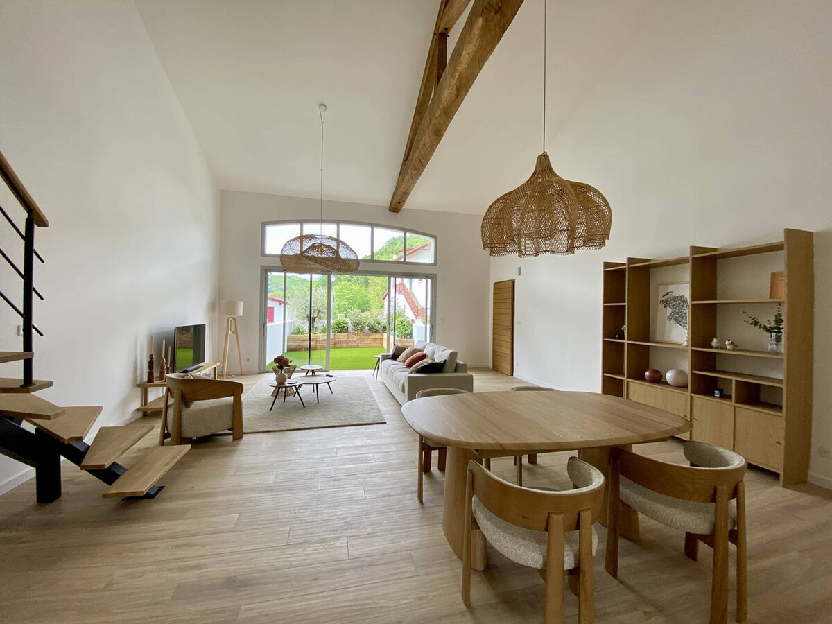 Appartement mitoyen rénové au centre de Louhossoa - Photo 5