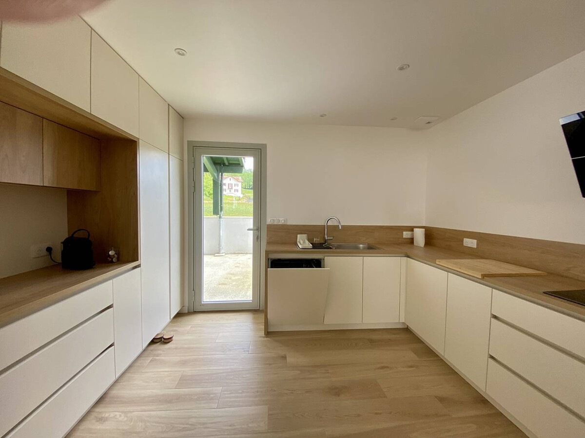 Appartement mitoyen rénové au centre de Louhossoa - Photo 6