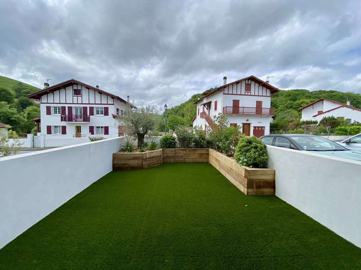 Appartement mitoyen rénové au centre de Louhossoa - Photo 17