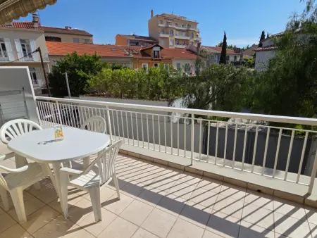 Appartement 2 pièces climatisé, terrasse vue mer à Sainte-Maxime : photo 1