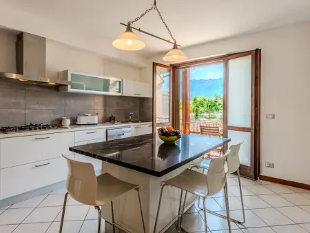 Maison Legnone, 4 chambres avec terrasse et vue lac : photo 11