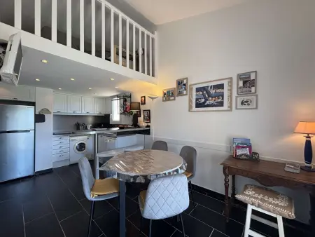 Appartement vue mer climatisé - Plage à pied : photo 7