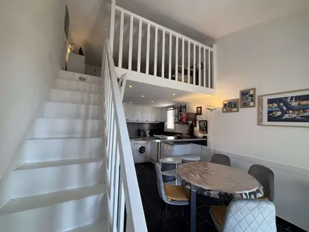 Appartement vue mer climatisé - Plage à pied : photo 9