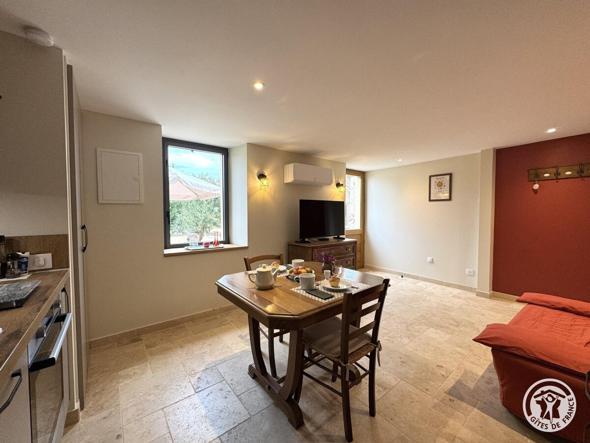 Le Pommier, duplex avec piscine chauffée couverte - Photo 4