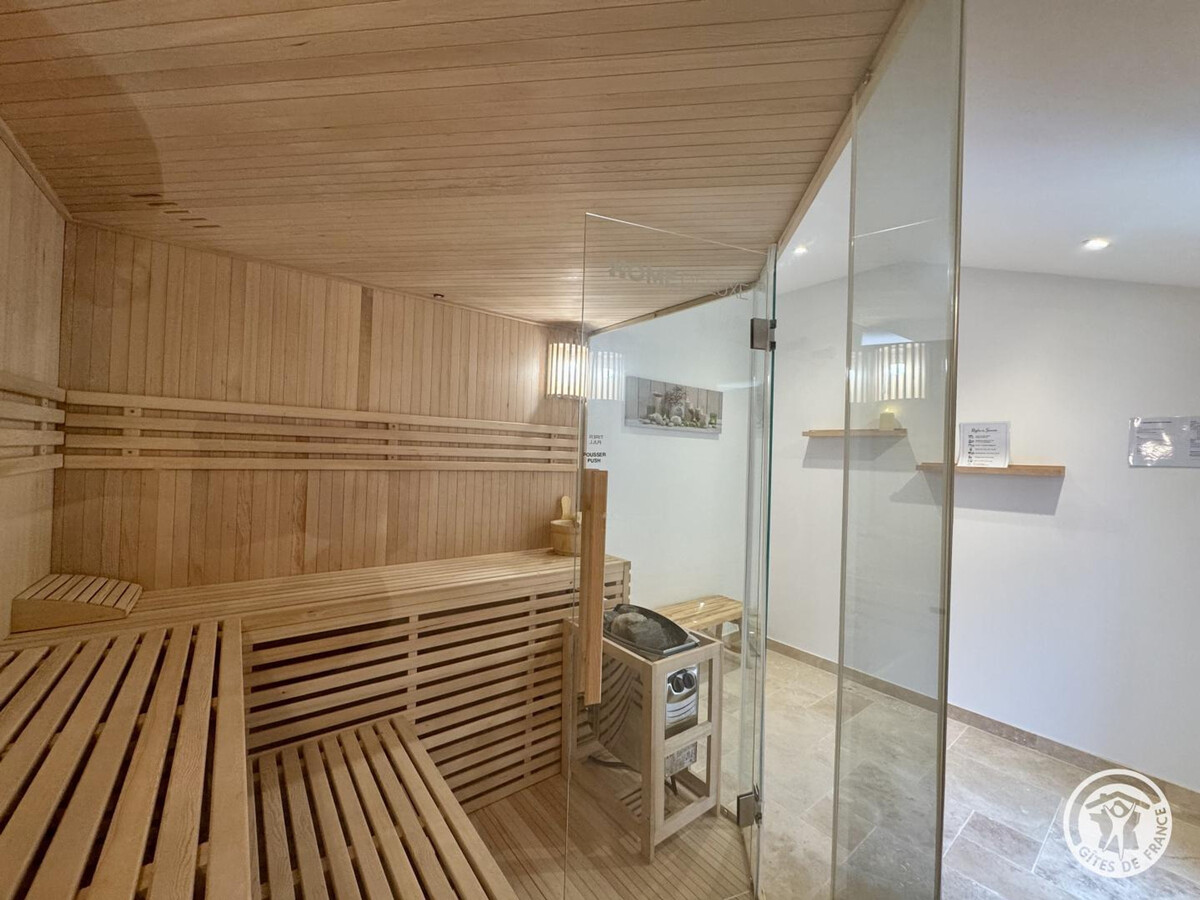 Le Pommier, duplex avec piscine chauffée couverte - Photo 12