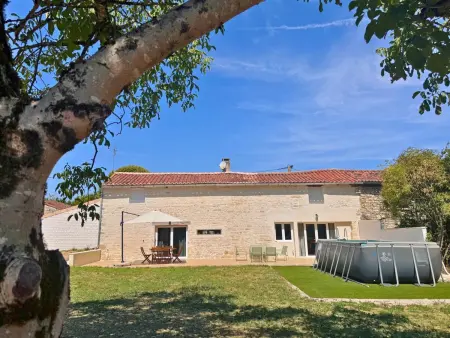 Gîte 6 pers. Courcôme : piscine, terrasse 70m², animaux OK : photo 25