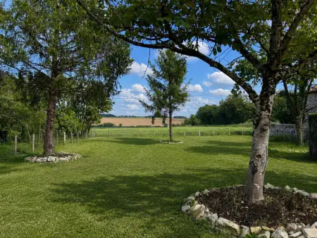 Gîte 6 pers. Courcôme : piscine, terrasse 70m², animaux OK : photo 28