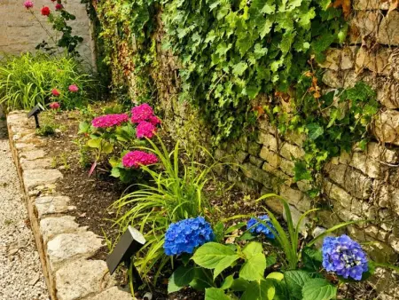 Gîte 6 pers. Courcôme : piscine, terrasse 70m², animaux OK : photo 32