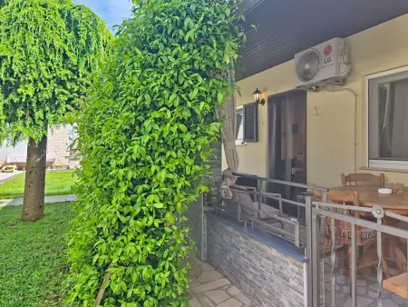 Bungalow Srećko avec terrasse couverte à Umag : photo 19