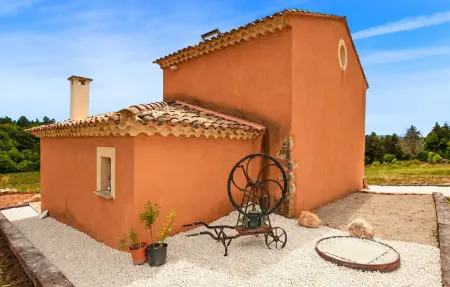 Maison provençale 70 m² avec terrasse et jardin à Saint-Trinit : photo 4