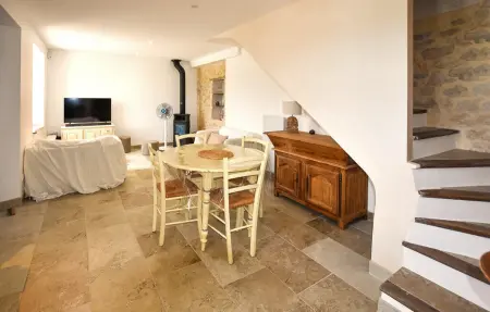 Maison provençale 70 m² avec terrasse et jardin à Saint-Trinit : photo 7