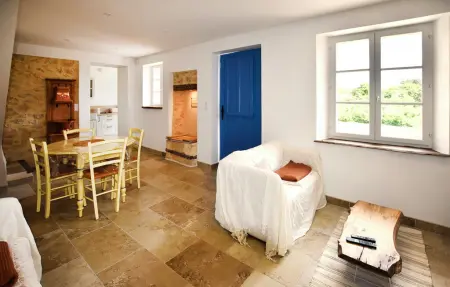 Maison provençale 70 m² avec terrasse et jardin à Saint-Trinit : photo 8