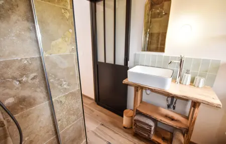 Maison provençale 70 m² avec terrasse et jardin à Saint-Trinit : photo 15